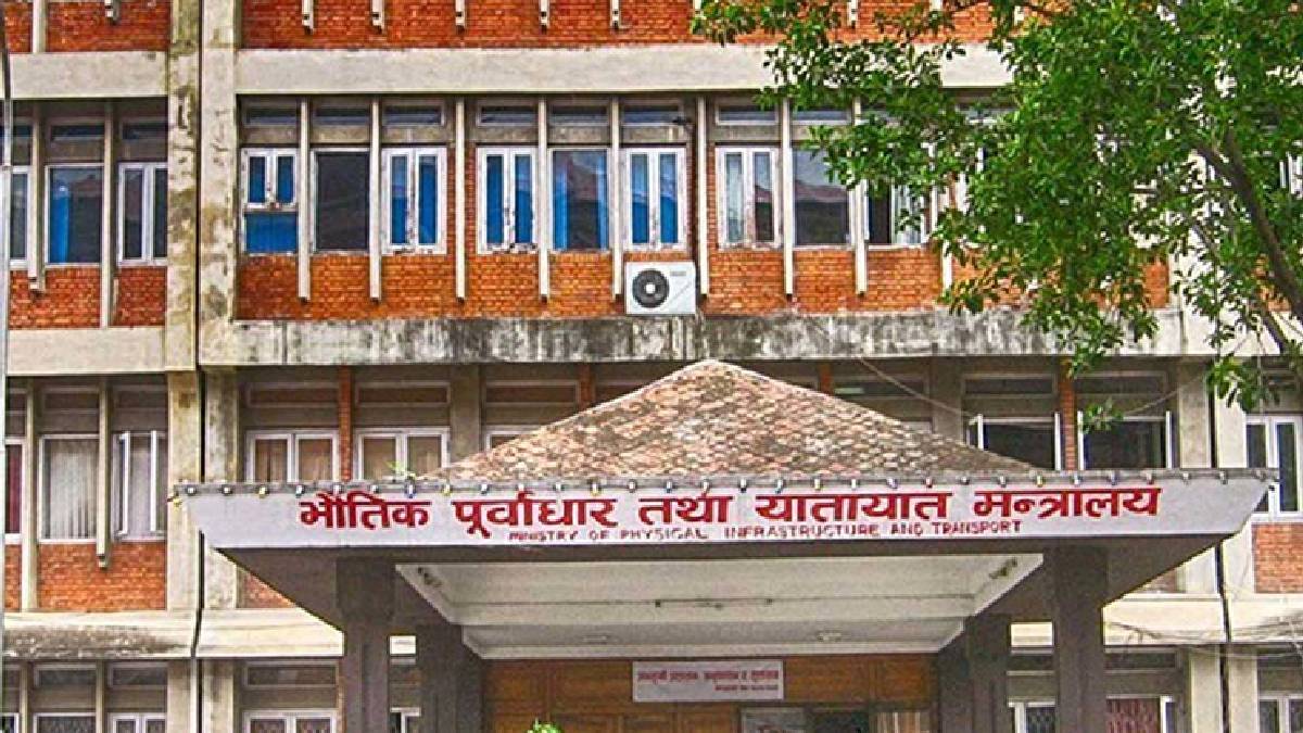 निर्माण व्यवसायीलाई चैतभित्र इजाजतपत्र नवीकरण गर्न अनुरोध