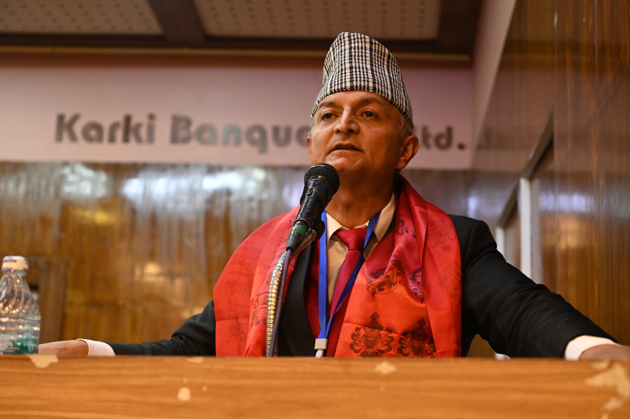 ओली र लेखक पक्राउ कानुनी शासनमाथिको चुनौती हो : अध्यक्ष मिश्र