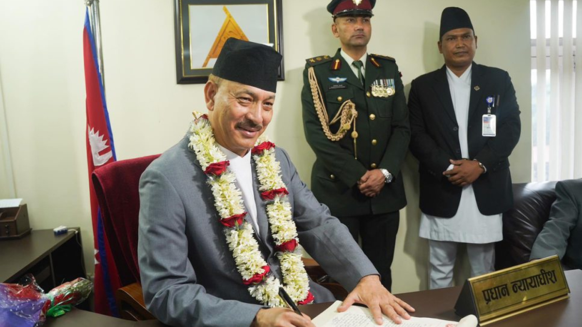प्रधानन्यायाधीश श्रेष्ठले गरे पदभार ग्रहण