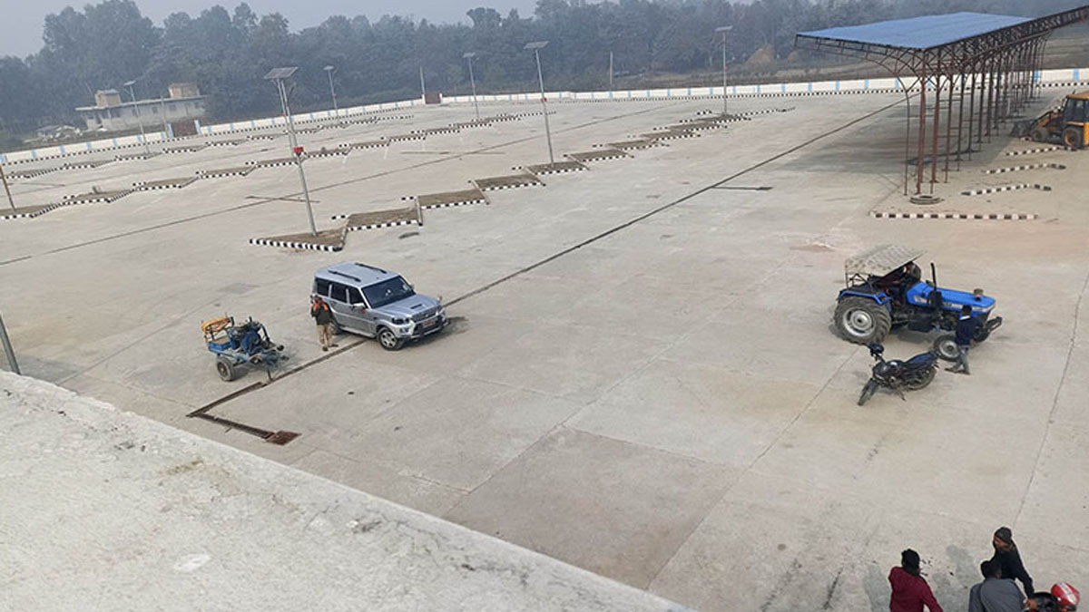 निर्माण भएको एक वर्षपछि सर्लाहीमा बसपार्क सञ्चालन