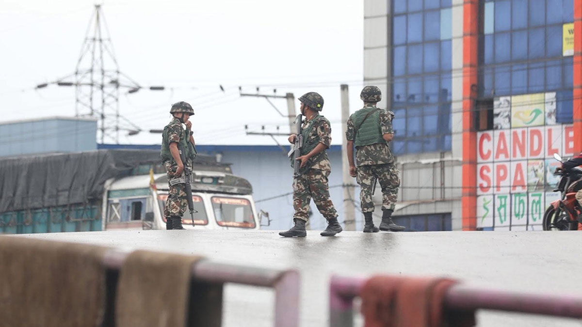 देशभर कर्फ्यू जारी