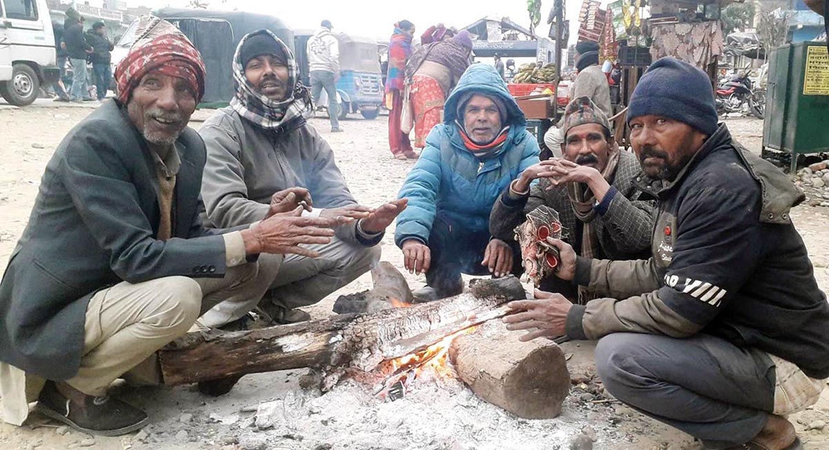 निरन्तर बढेको जाडोले जनजीवन प्रभावित