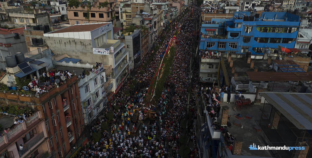 ड्रोनबाट यस्तो देखियो रातो मच्छिन्द्रनाथको रथयात्रा