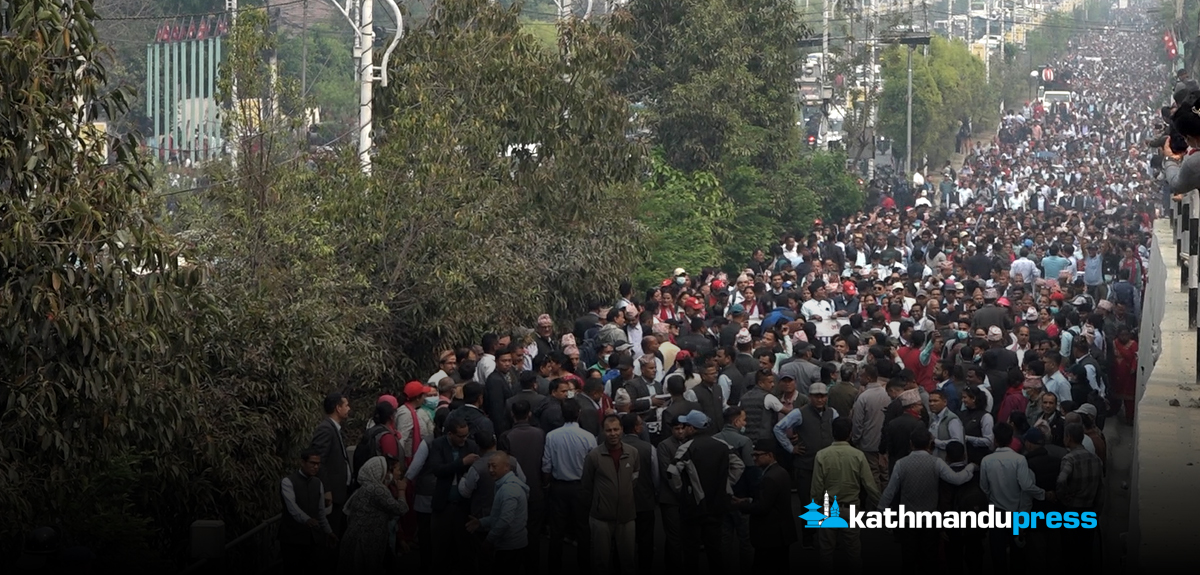 सडकमा शिक्षक [फोटो फिचर]