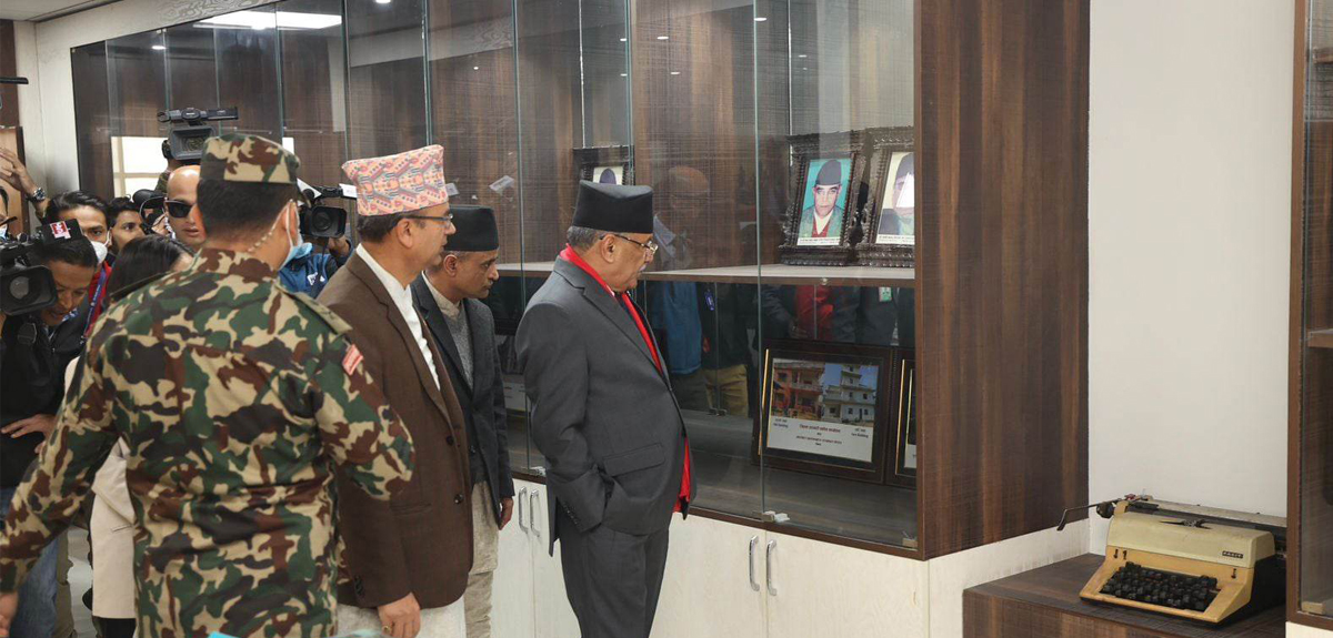 प्रधानमन्त्रीद्वारा महान्यायाधिवक्ताको कार्यालय अवलोकन (तस्बिरहरु) 