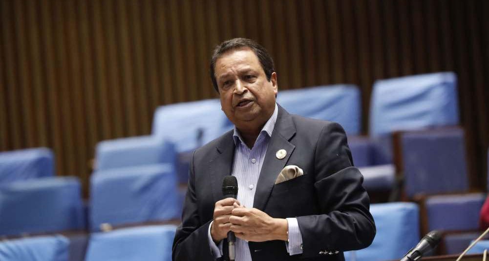 ऊर्जाबाट समृद्धिको कार्ययोजना ल्याएको भन्दै सांसद चौधरीद्वारा ऊर्जा मन्त्रीलाई बधाई