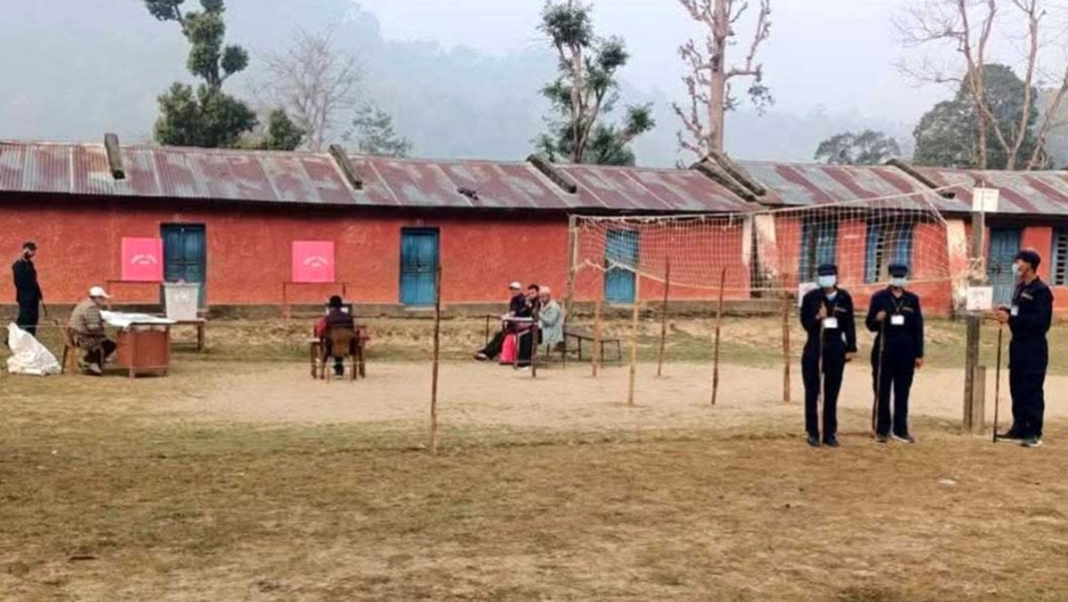 दाङका ३ मतदान केन्द्रमा अहिलेसम्म खसेन मत