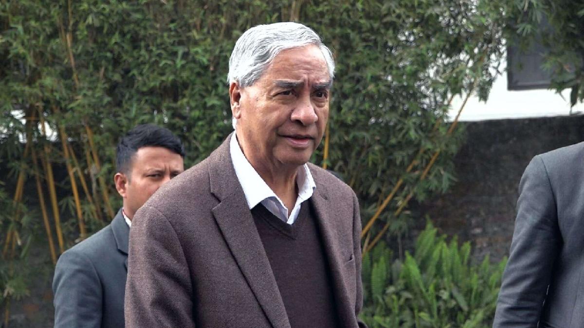 माधव नेपाललाई भेट्न कोटेश्वर पुगे देउवा