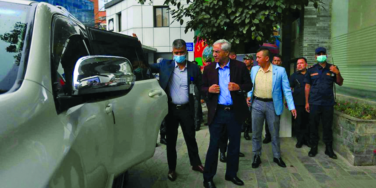 दाहाललाई श्रद्धाञ्जली दिन शीर्ष नेता नर्भिक अस्पतालमा