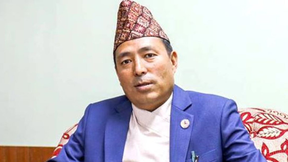 कार्यसम्पादनमा ढिलासुस्ती गर्ने कर्मचारीलाई दण्डित गरिन्छ : मन्त्री बुढा