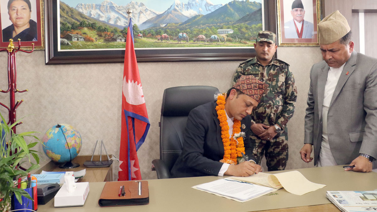 विदेश जाने अवस्था शून्यमा पु¥याउँछु : नवनियुक्त श्रममन्त्री