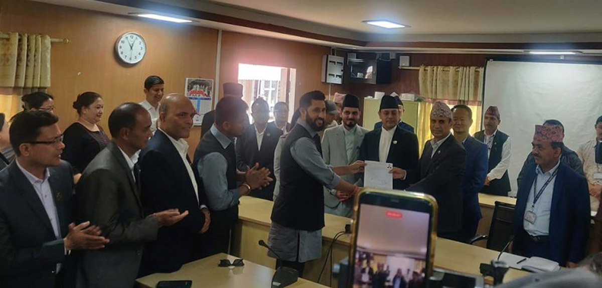 रास्वपा उपसभापति अर्यालले दर्ता गराए सभामुखमा उम्मेदवारी