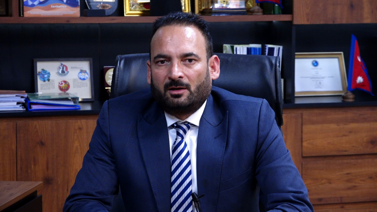 नागरिक उड्डयन प्राधिकरणका महानिर्देशक अधिकारी र पूर्वनिर्देशक भण्डारी पक्राउ