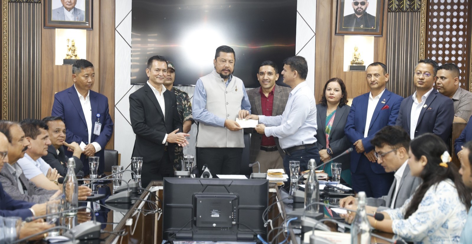 राहत कोषमा इप्पानको १३ करोड १ रुपैयाँ सहयोग, १२ आयोजनाका संरचना ध्वस्त भएको जानकारी 