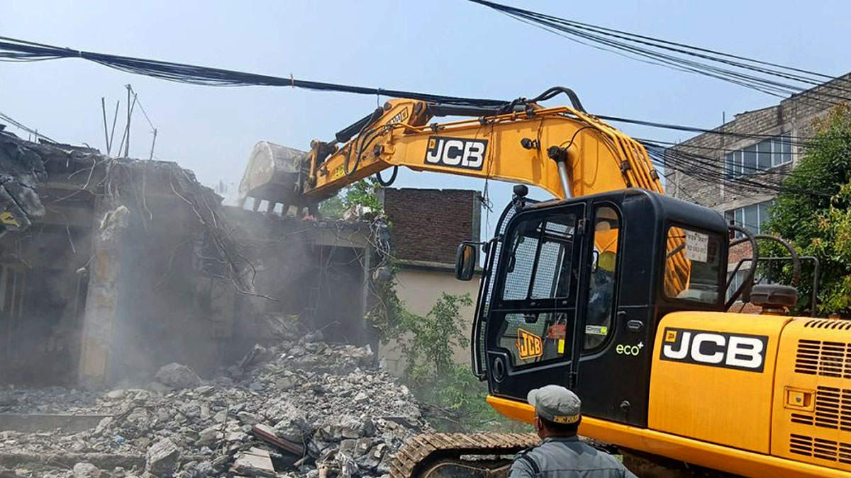 फिर्के खेलामा पोखरा महानगरले चलायो डोजर