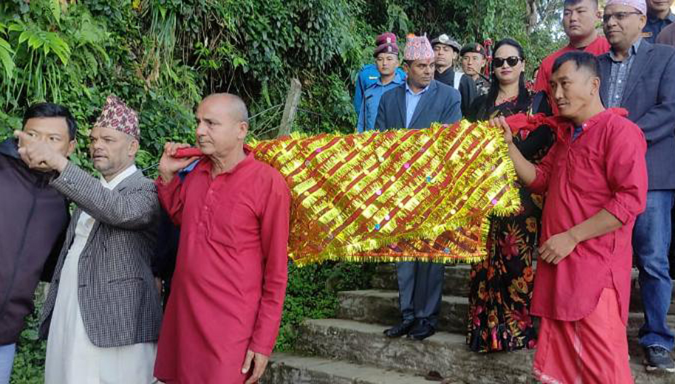 गोरखाको फूलपाती ३ बजे हनुमानढोका आइपुग्ने