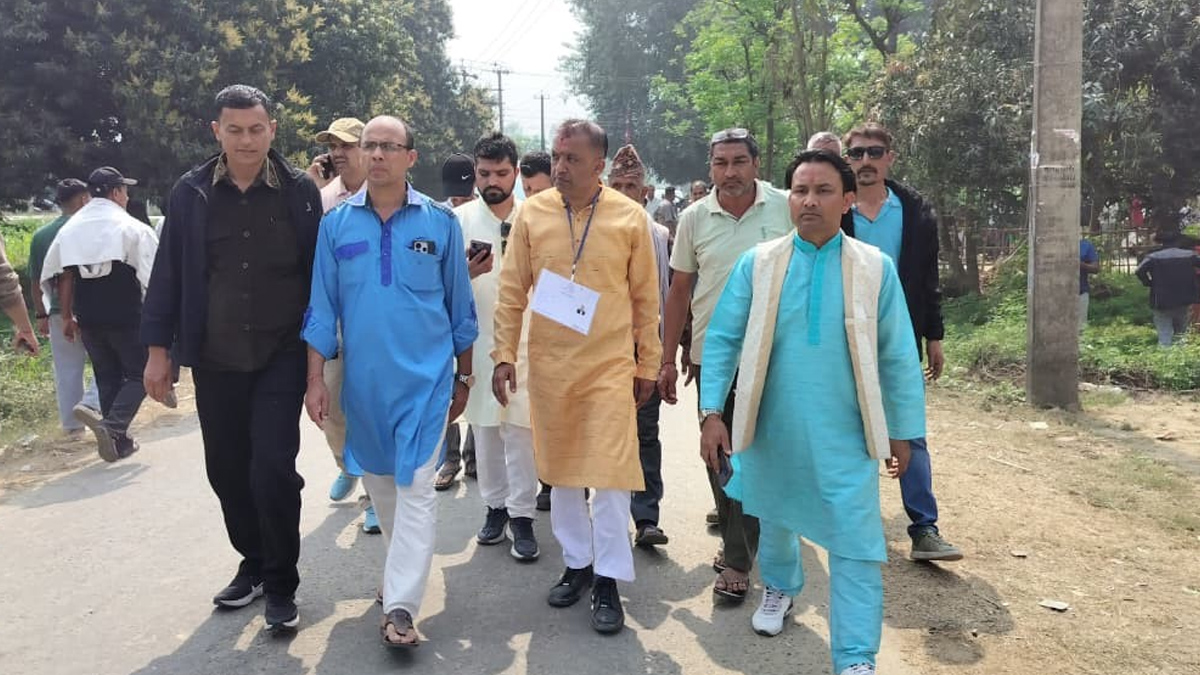 सर्लाही पुगे गगन, मतदान केन्द्रको गरे निरीक्षण