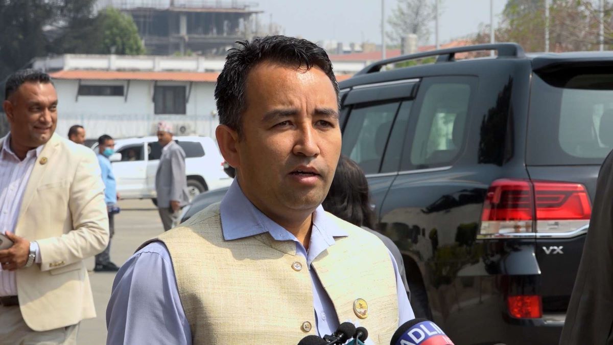 सरकार संवेदनशील बनेन, प्रधानमन्त्री भागेर हिंडे : गणेश पराजुली