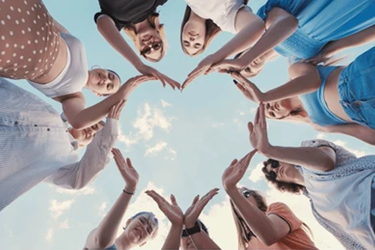 सामाजिक सञ्जाल बन्दविरुद्ध माइतीघरमा प्रदर्शन गर्दै जेनजी पुस्ता