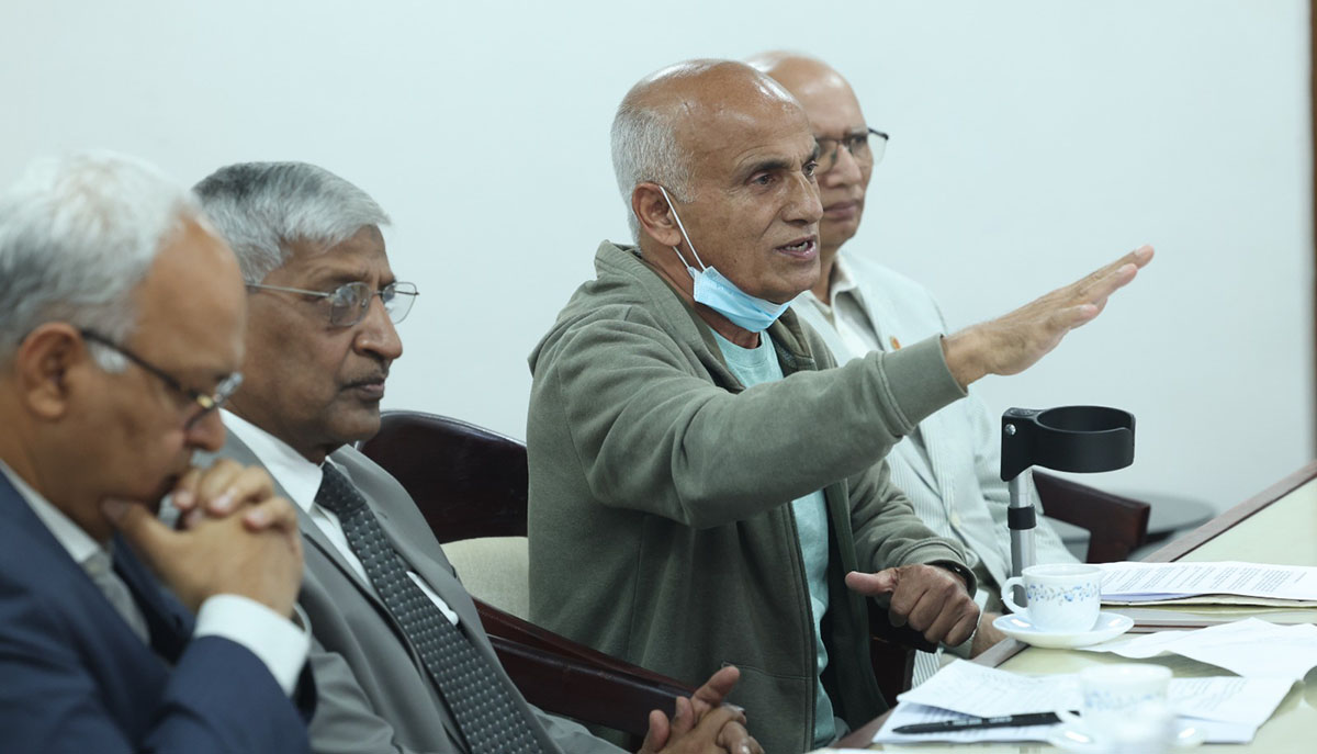 डा.गोविन्द केसीले प्रधानमन्त्री कार्कीसँग पेश गरे १० बुँदे माग