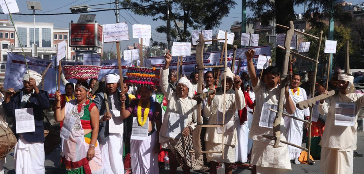 बानेश्वरमा स्वर्गद्वारी गुठी पीडित किसान र प्रहरीबीच झडप, डिएसपी पौडेल घाइते