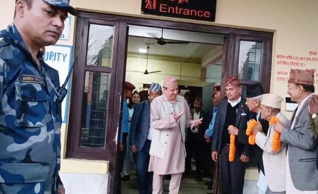 झापामा पूर्वराजा, पृथ्वीनारायण शाहको सालिक अनावरण गर्ने