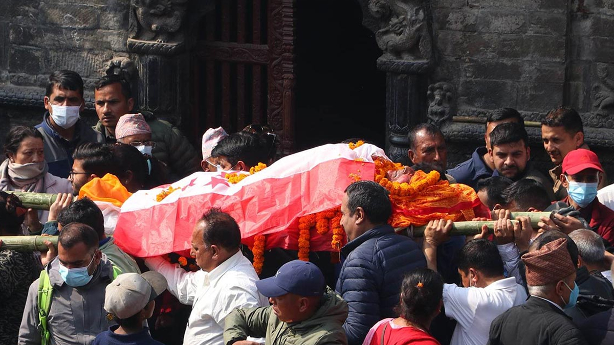 सांसद भण्डारीकी आमा हरिकलाको पशुपति आर्यघाटमा अन्तिम संस्कार