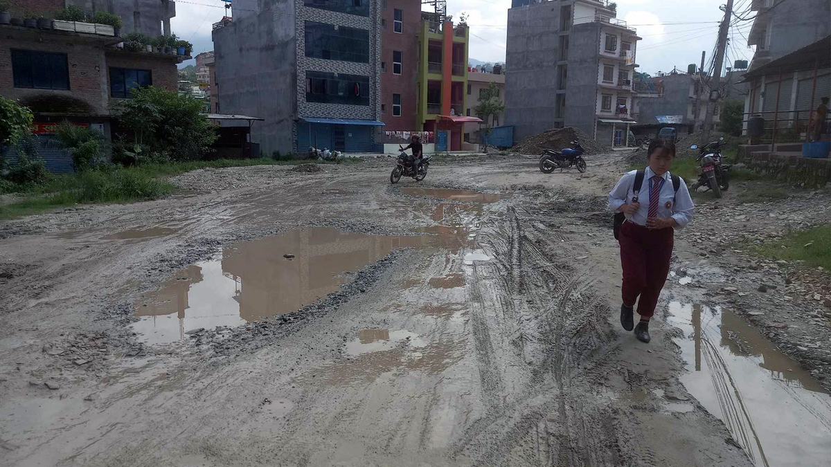 काठ क्षेत्रका सडकको दुरावस्था, ध्यान गएन स्थानीय सरकारको
