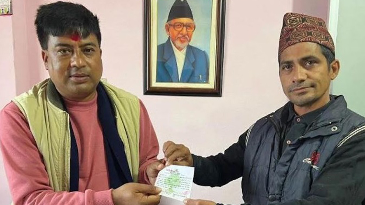 राप्रपाका जिल्ला अध्यक्ष एवं उम्मेदवार गैरे कांग्रेस प्रवेश