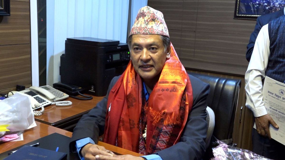 पुरानो मुद्दा चाँडो टुंग्याउन माग राखेर हितेन्द्र देव पनि पुगे सर्वोच्च