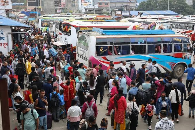 उपत्यका छाड्ने यात्रुको चाप उच्च
