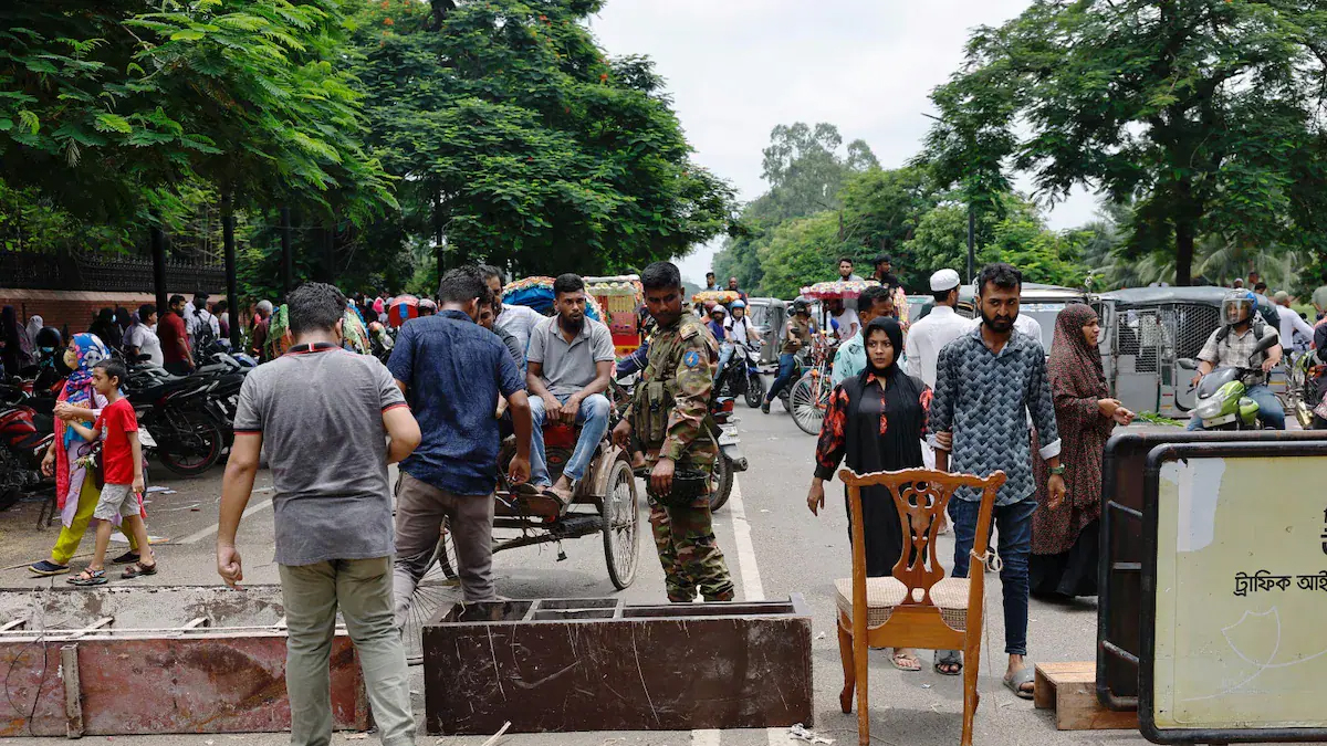 भारत छिर्न लागेका एक हजार बंगलादेशीलाई सुरक्षा बलले सीमामा रोक्यो