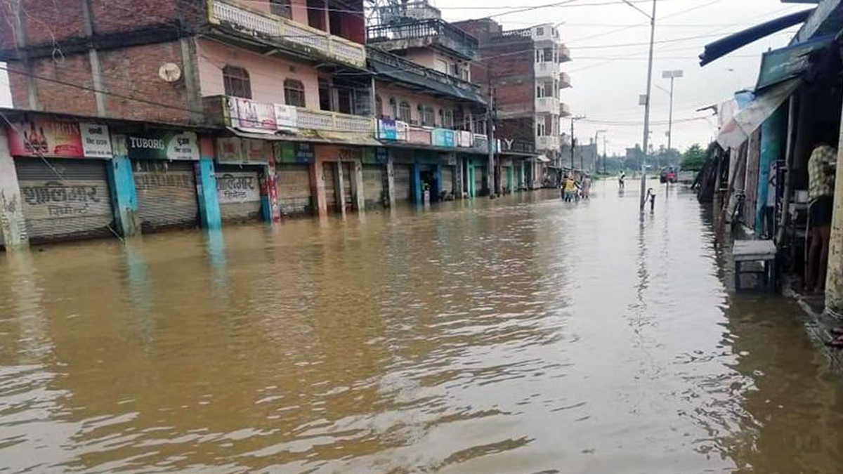 आधा घण्टाको वर्षाले जलेश्वर जलमग्न