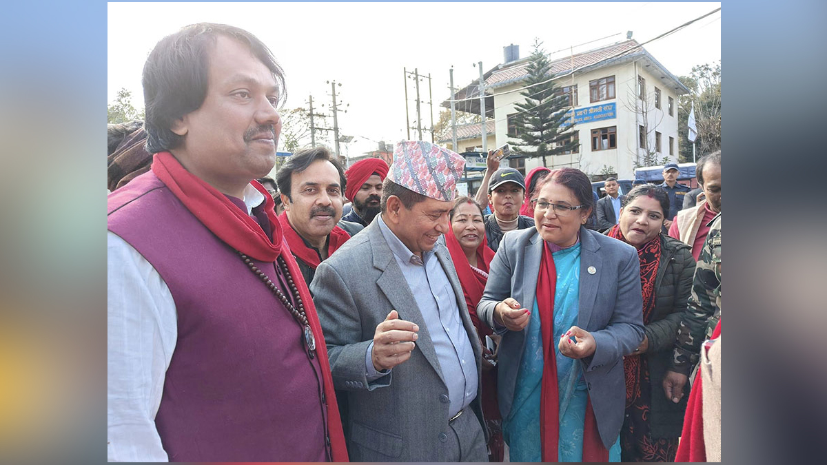 उपप्रधानमन्त्री श्रेष्ठले प्रहरी क्लब पुगेर छुटाए जनमत पार्टीका नेताकार्यकर्ता