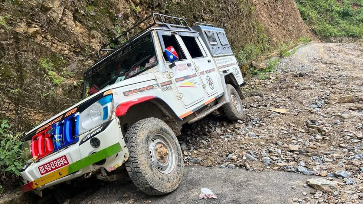 दमौली आउँदै गरेको जिप दुर्घटना, ६ जना घाइते