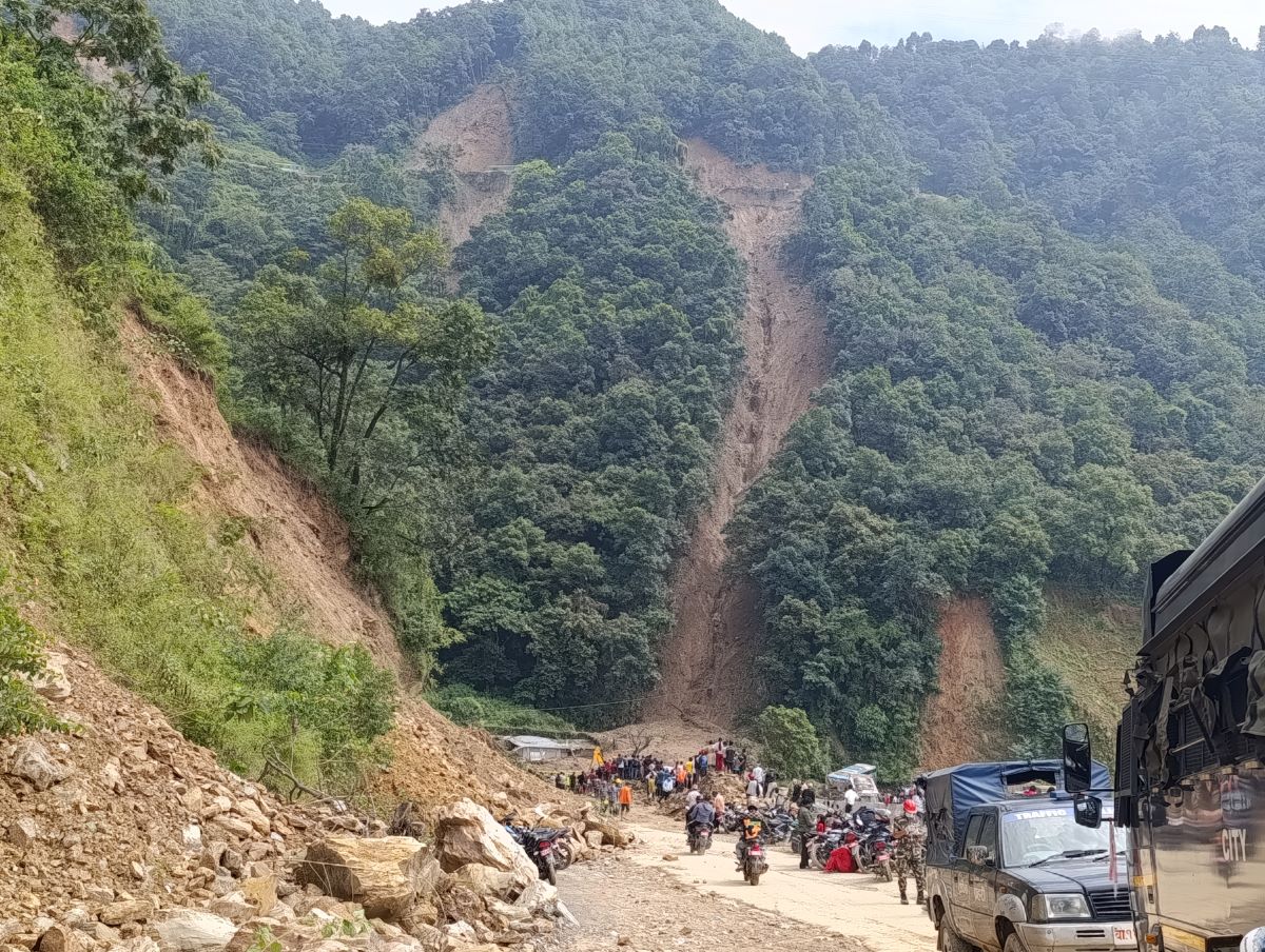 झ्याप्ले खोला पुगेपछि वसन्तले दिदीलाई फोनमा भनेका थिए- चिन्ता नलिनू, चाँडै आइपुग्छु !