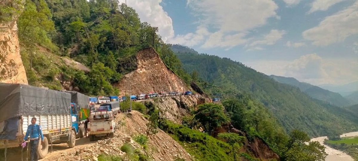 महाकाली लोकमार्ग चार दिनदेखि अवरुद्ध