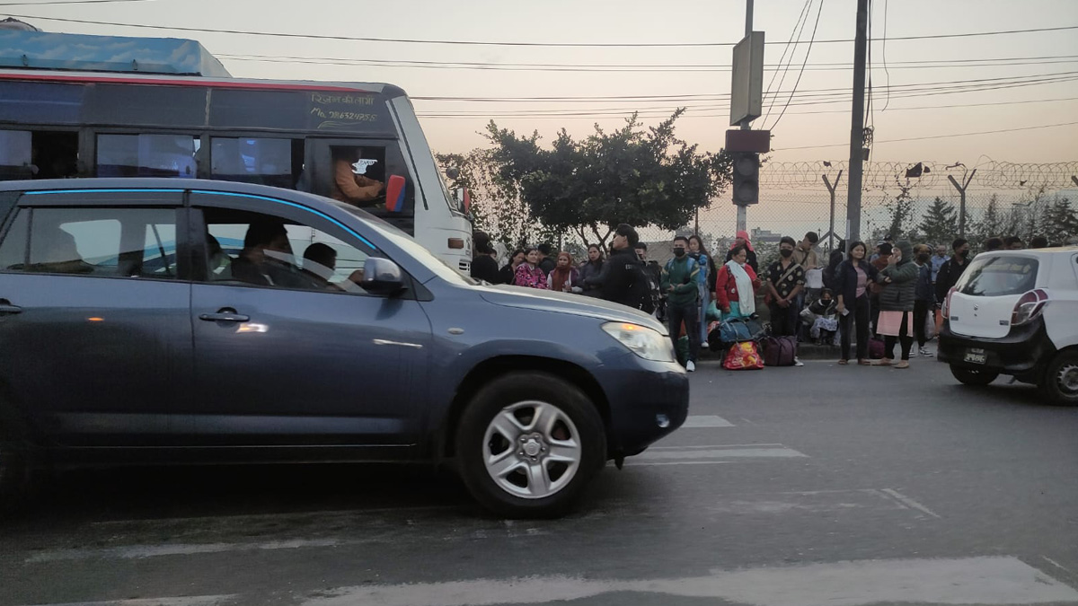 kathmandu-chhodne-ko-bhid-5-1697868403.jpg