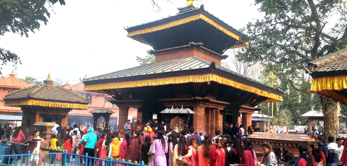 देशभरका शिवालयमा विधिपूर्वक पूजा, आराधना एवं दर्शन (तस्बिरहरू)