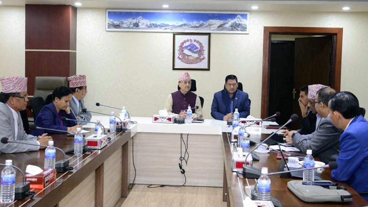 शिक्षकहरुसँगको वार्ता आजै टुंगाेमा पुर्याउन कार्यवाहक प्रधानमन्त्री खड्काकाे निर्देशन