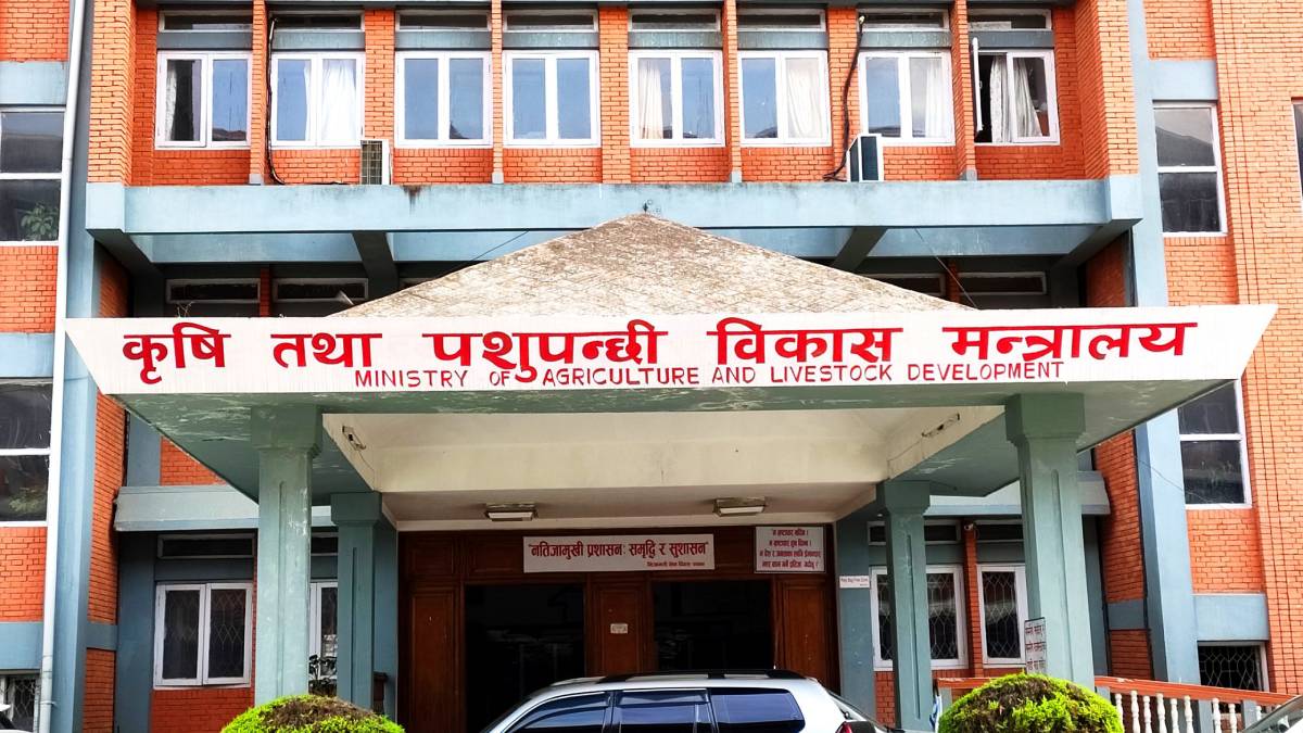 कृषि मन्त्रालयको त्रैमासिक समीक्षा : बजेट खर्च साढे २३ प्रतिशत, कृषि उपजको आयात घट्यो
