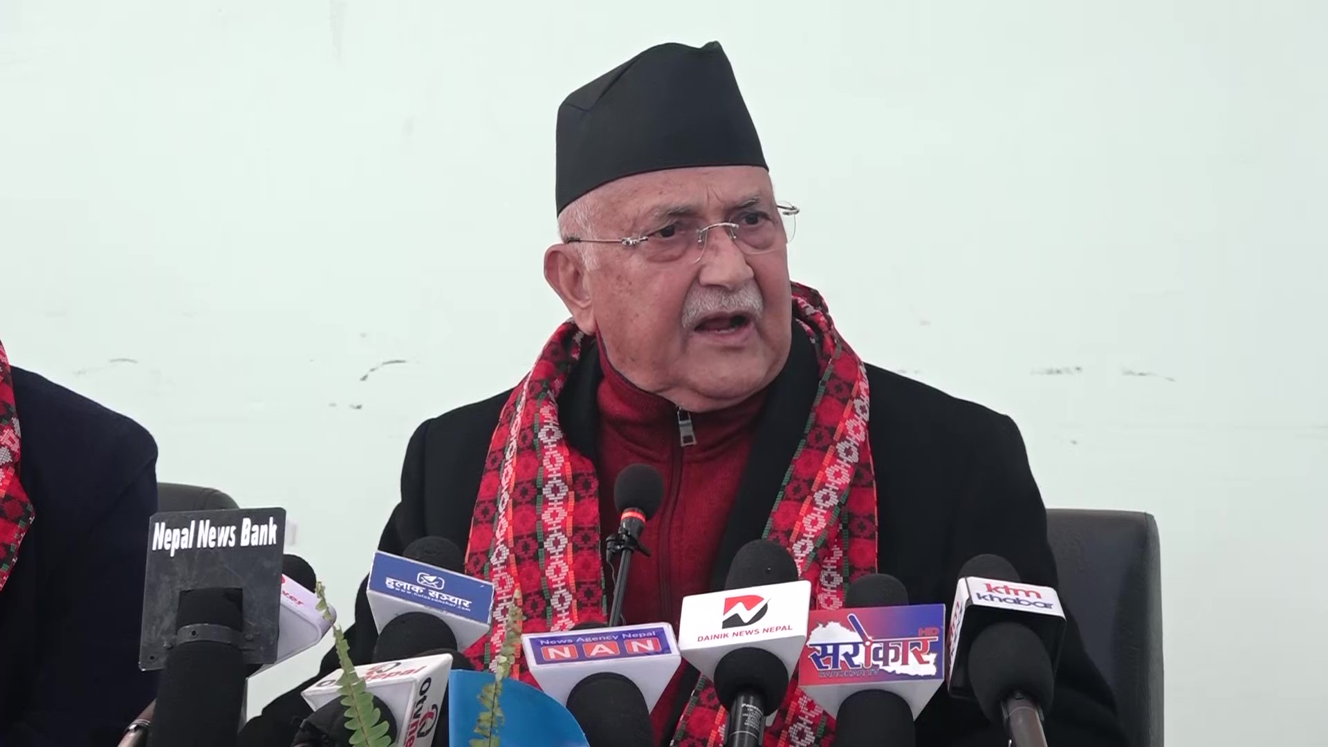 वामदेवलाई ओलीले भने- एकताको भावना सकारात्मक छ