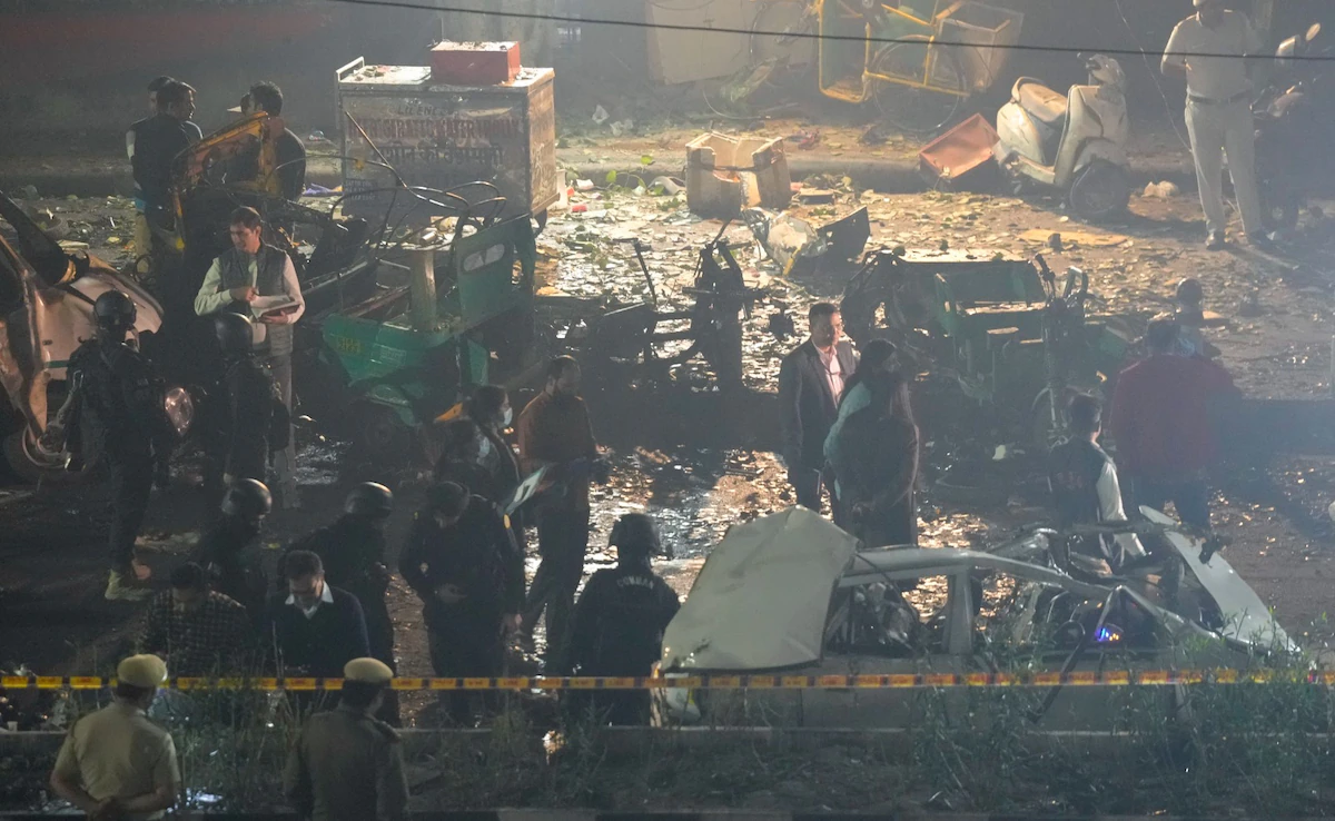 दिल्लीको घातक कार विस्फोटमा कम्तीमा आठको मृत्यु, फरेन्सिक अनुसन्धान सुरु