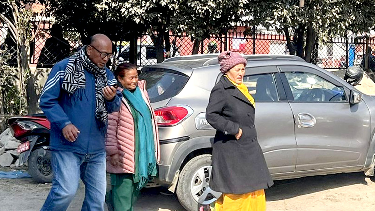 पूर्वराज्यमन्त्री लामा बम्जनलाई भेट्न सिआईबी कार्यालय पुगिन्