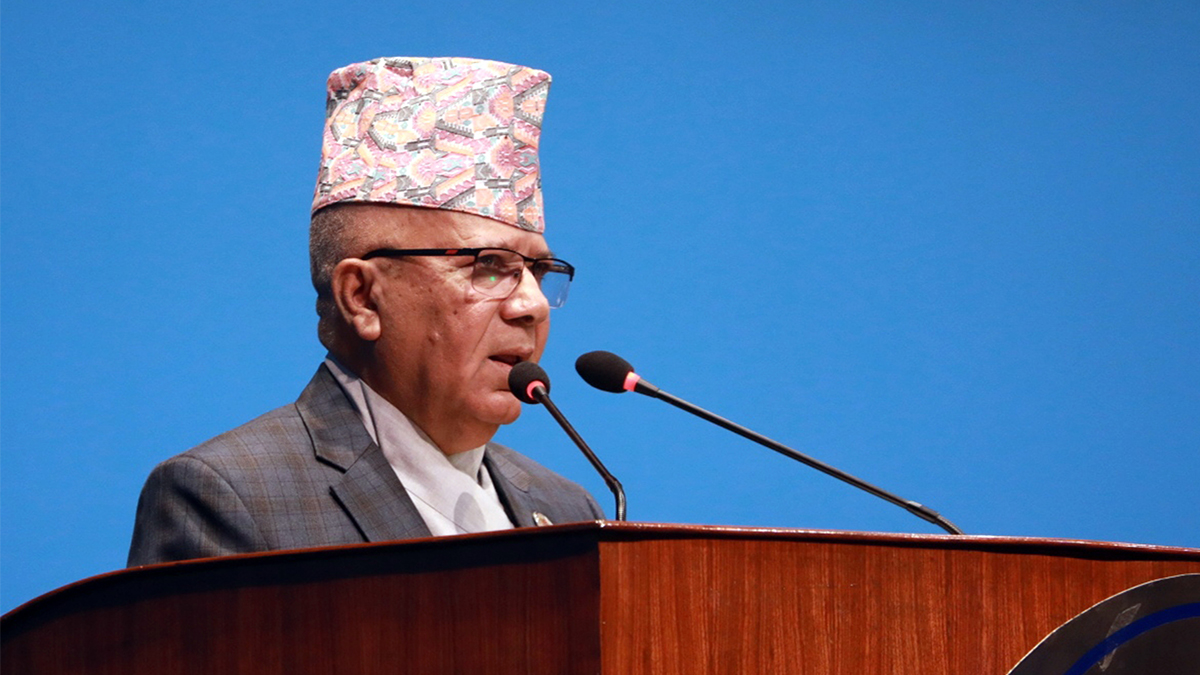 संसद विघटनबारे ओलीलाई माधवको प्रश्न–  यो ब्रिटेन र भारतको संविधान हो ?