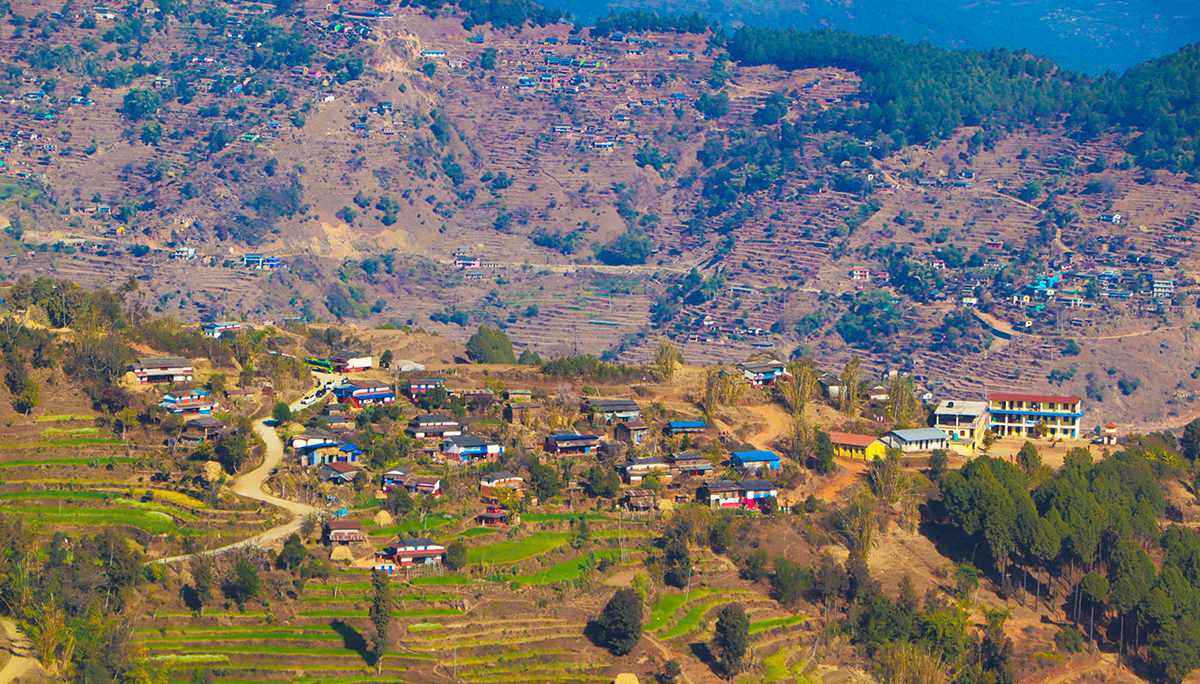 बागलुङको पञ्चकोटबाट देखिएका मालिका र भकिम्ले गाउँ