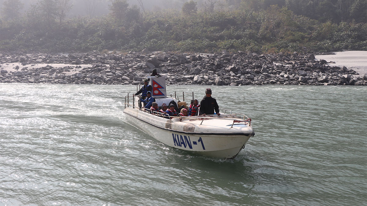 पानी जेटबोटले सहज बन्दै भोजपुरवासीको यात्रा