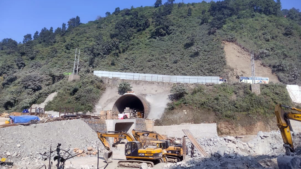 नागढुंगामा सुरुङ खन्न रोकियो