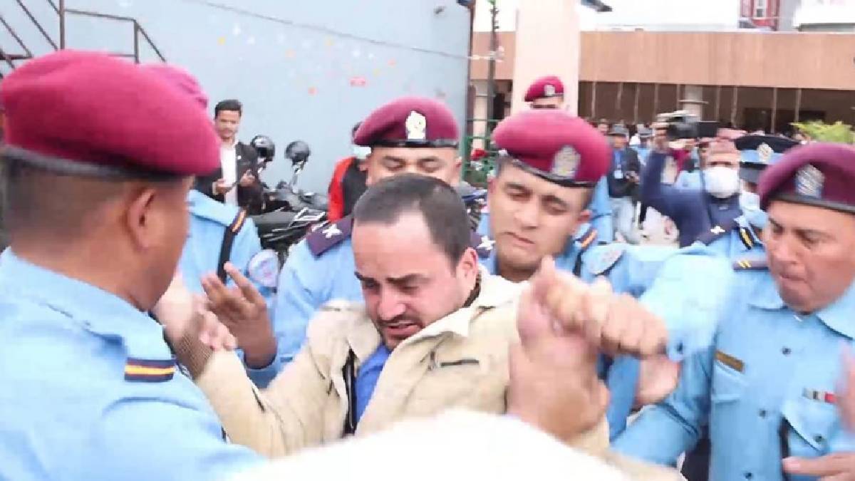 बानेश्वरमा प्रधानमन्त्री दाहालविरूद्ध नाराबाजी