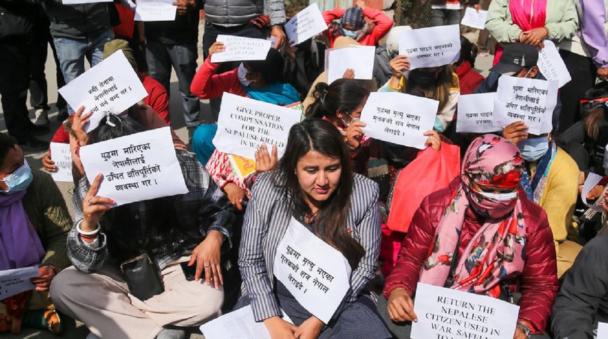 'श्रीमान् रूसमा बेपत्ता भएको वर्षदिन भयो, फोनको घन्टी बज्नासाथ झस्कन्छु'